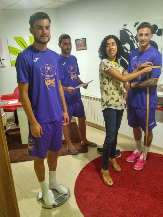 Alba Vila supervisa a los equipos burelistas