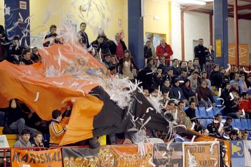 Comienza la revolución, la revolución naranja: Burela FS 7-4 Marfil 
