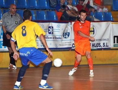 El Burela FS clausura la pretemporada en Narón, con la Copa Galicia
