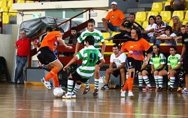 El Burela FS Femenino vence al Cidade das Burgas (2-1) en la primera cita de la pretemporada