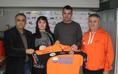 El Burela FS firma un convenio con la Asociación de Axuda ao Enfermo Mental da Mariña 