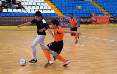 El Burela FS Juvenil abre el periplo liguero en casa del Leis Pontevedra