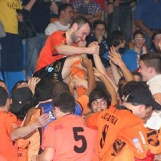 El Burela FS Pescados Rubén toma ventaja en la serie ante Martorell