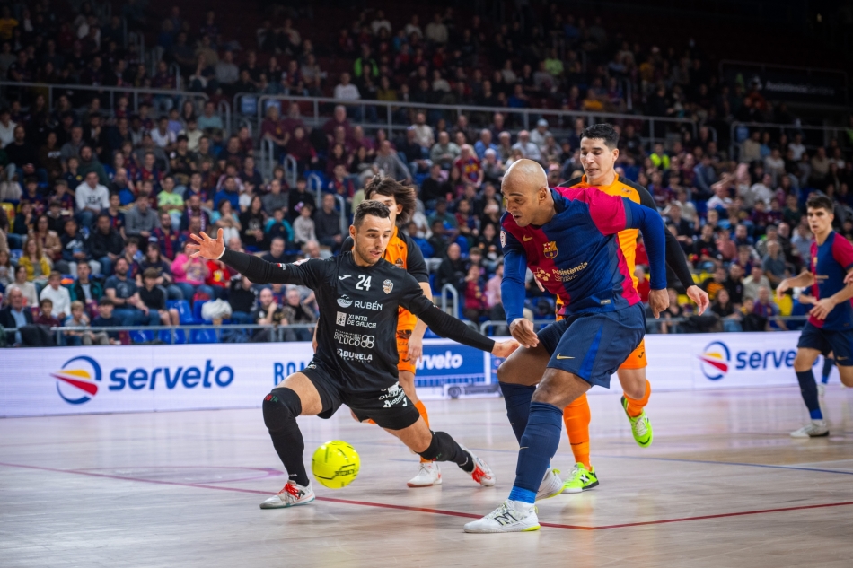 El Burela somete al Barça hasta el último segundo en el Palau, pero se va inmerecidamente sin premio (2-1)