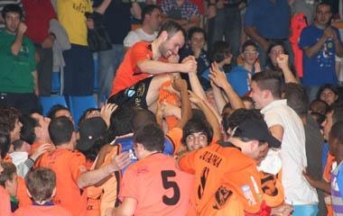 El CD Burela FS Pescados Rubén retira el dorsal 8 en honor al eterno capitán