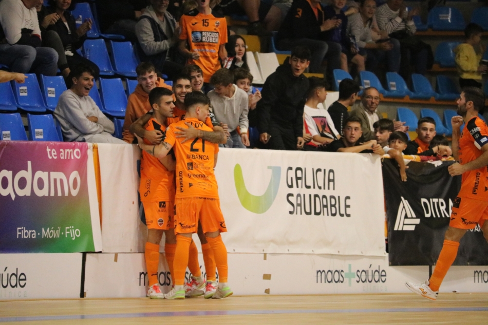 El CD Burela FS suma su primera victoria en liga ante Family Cash Alzira