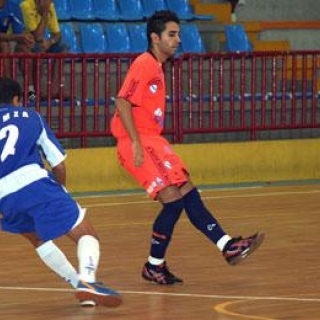 El técnico del Trabada, Andrés López, elogia el proyecto naranja a pesar de la derrota en el amistoso (6-2) 