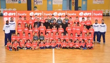 EON España fortalece a estrutura laranxa co apoio á escola deportiva
