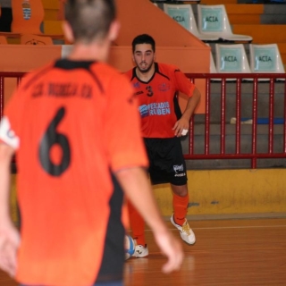 Igualdad en la pista, igualdad en el marcador entre el Burela B y el Leis (2-2)