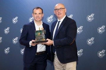 Juanma Marrube, recoñecido como Mellor Adestrador de Segunda nos Premios Ramón Cobo da RFEF