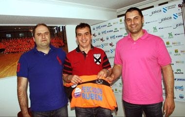 Julio Delgado seguirá á fronte do Burela FS a vindeira tempada