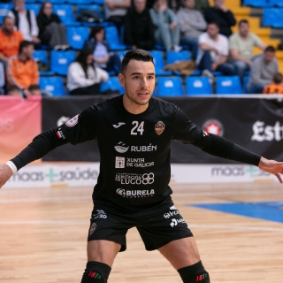 ­­­­Un imperial Kaluza sobresale en un Pescados Rubén Burela que dominó en el electrónico al Illes Balears Palma Futsal y cedió el empate al final