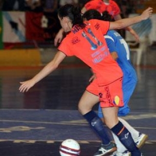 Las naranjas dejan la Copa ante el Móstoles (2-1) peleando hasta el último suspiro