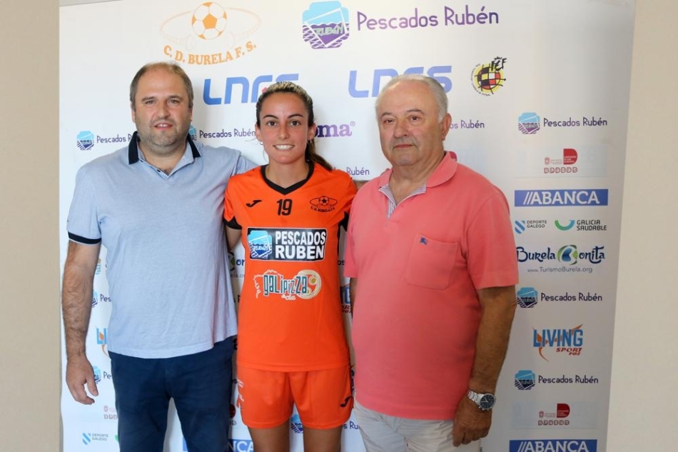 Luci: 'Lo que más aprecio de Burela es la profesionalidad del club y la calidad de las jugadoras'