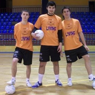 Madrid, primer rival de Antón, Juan y Manu con la camiseta gallega