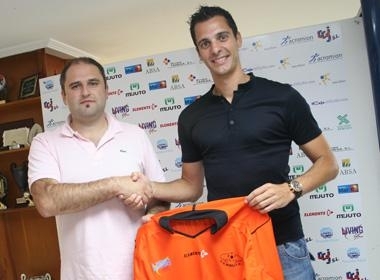 Minu firma a súa renovación co Burela FS
