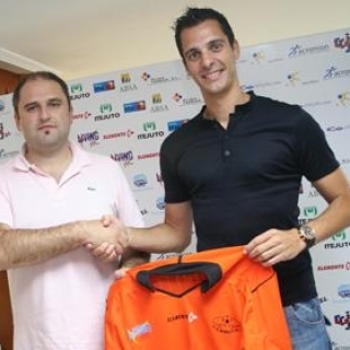 Minu firma su renovación con el Burela FS 