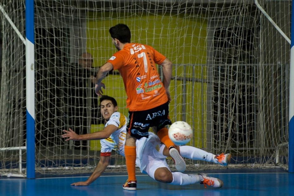 O Burela FS afástase do descenso tras impoñerse en Santa Coloma (4-5)