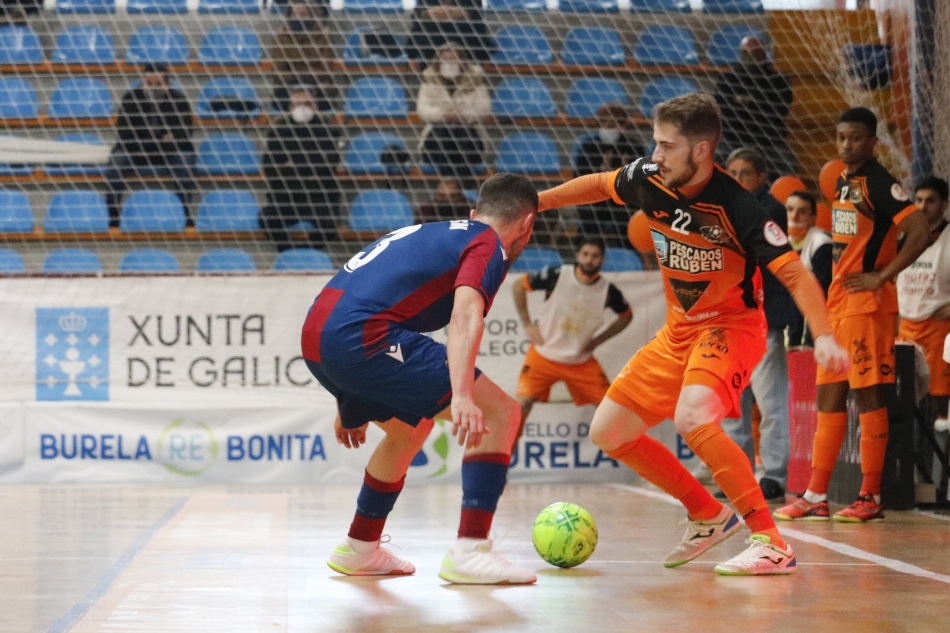 Pescados Rubén da la sorpresa ante Levante (3-1)