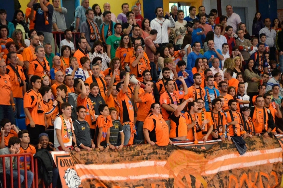 ¿Qué es la 'marea laranxa'?¿De dónde sale tanta pasión por el fútbol sala en Burela?
