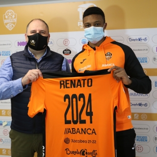 Renato seguirá siendo laranxa hasta 2024