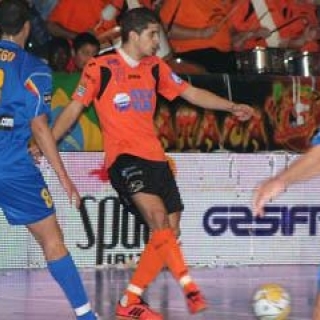 Víctor López: ‘Jugar en casa y contra el líder es el mejor aliciente para el Burela FS’