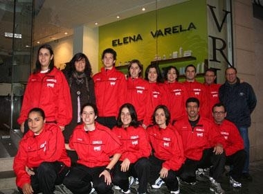 Visita del equipo femenino al centro burelés de Elena Varela Peluquerías