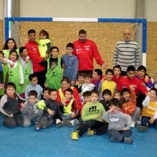Visita naranja a las escuelas deportivas de Mondoñedo
