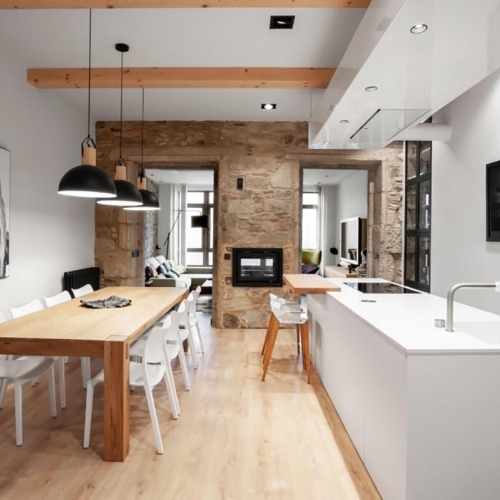 Cocina blanca y en madera: Cómo integrarla en tu hogar con elegancia