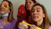 El cepillado de dientes infantil, un juego para niños que además tiene fines benéficos