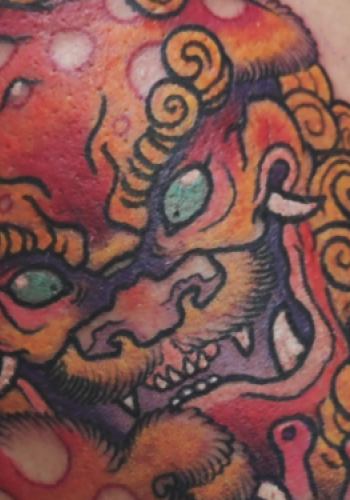 Tatuaje leÃ³n de fu karashishi japones irezumi color (1)