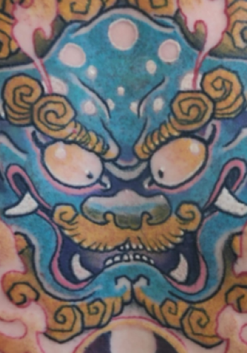 Tatuaje leÃ³n de fu karashishi japones irezumi color