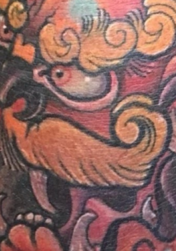 Tatuaje leÃ³n de fu mano karashishi japones irezumi color