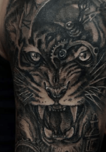 Tatuaje realista tigre Big Ben londres