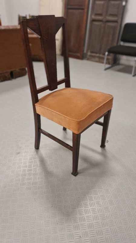 La nostalgia por las butacas y sillas de madera antiguas vuelve a estar de moda
