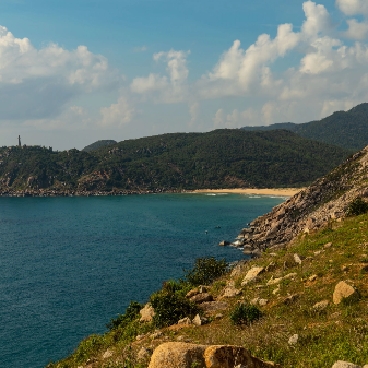 playa y montaña