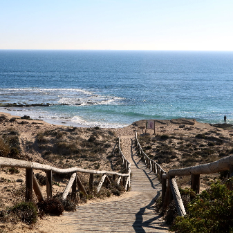 playa y montaña