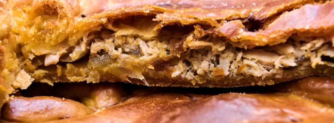 ¿Cuántas raciones salen de una empanada gallega entera?¿Para cuántas personas?
